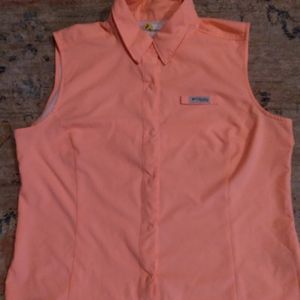 Woman sleeveless shirt size lg